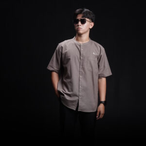 Kemko Azhar Grey – Baju Koko Lengan Pendek Pria Dewasa Abu Abu