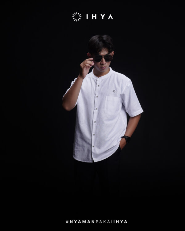 Kemko Azhar White – Baju Koko Lengan Pendek Pria Dewasa Putih - Image 3